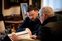 Зеленський заявив, що китайські супутники допомагають рф завдавати ударів по енергетиці України