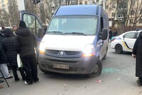 У Дніпрі чоловік поранив працівників ТЦК,  почалася стрілянина
