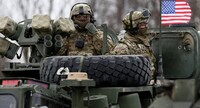 США готові розгорнути війська в Україні в якості гарантій безпеки – Туск