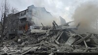 Росіяни вдарили по багатоповерхівці у Харкові (оновлено)