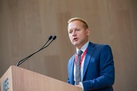 У ЄК спрогнозували строки надання Україні першого траншу позики на 90 млрд євро