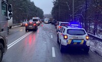 У Києві сталась ДТП за участю 13 авто, водіїв попереджають про ожеледицю