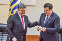Порошенко відповів, чому не може призначити Саакашвілі прем'єром