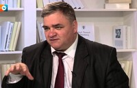 Економіка уряду заснована на дерибані, тому немає грошей повернути борги – експерт