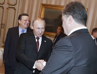 Путін хоче зустрітися з Порошенком – АП