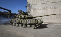 Бойовики стягують танки до Маріуполя