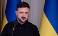 «Не час для політики»: Зеленський відповів, чи розглядає можливість звільнення Залужного за критику