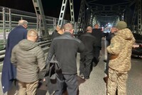 Більше доби в кайданках: МЗС розкрило подробиці затримання інкасаторів в Угорщині