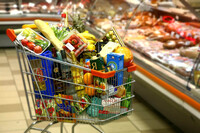 Ескперти прогнозують здорожчання продуктів в Україні через підвищення цін на пальне