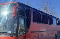 Росіяни вдарили дроном по рейсовому автобусу на Харківщині, є загиблі та постраждалі