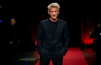 Шон Пенн виграв «Оскар», але пропустив церемонію заради поїздки до України – NYT