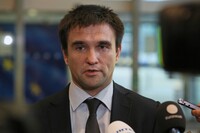 Клімкін: Порошенко в Парижі домовився про скасування, а не перенесення виборів на Донбасі