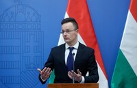Сіярто визнав, що контактував з Лавровим під час закритих засідань ЄС