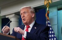 Трамп стверджує, що президент Ірану попросив припинити вогонь