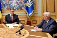 Порошенко розгляне питання звільнення Шокіна
