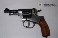У Києві водій влаштував стрілянину після сутички з пішоходом, є поранений