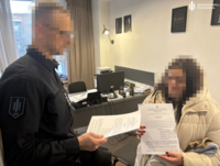 ДБР викрило посадовицю ТЦК, яка за гроші змінювала дані про призовників