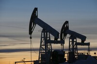 Ціни на нафту падають після заяв Трампа щодо можливої угоди з Іраном