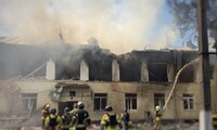 Окупанти вдарили по дитячому садочку в центрі Сум, є поранені