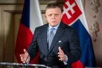 «Нехай подзвонить»: Фіцо озвучив відповідь путіна Зеленському