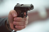 Заступник мера Світловодська влаштував стрілянину у міськраді, є поранені