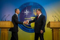 За 5 років Україна реформує армію до стандартів НАТО – Порошенко
