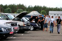 Кабмін хоче скасувати мита на ввезення вживаних автомобілів