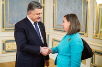 ЗМІ дізналися подробиці переговорів між Порошенком і Нуланд