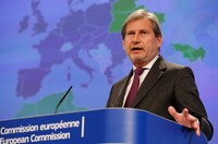 Єврокомісар Ган назвав дату ухвалення безвізового режиму для України