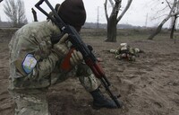 Бойовики тяжко поранили трьох мирних жителів під Донецьком