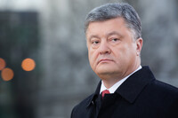 Порошенко ввів у дію рішення РНБО щодо розвитку обороноздатності