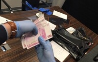 Вдома у ректора-хабарника НАУ знайшли мільйони