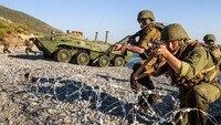 Росія розгортає військове угруповання на південних кордонах з Україною