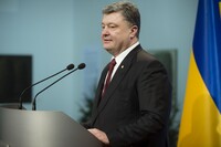 Порошенко розповів, скільки грошей буде виділено на оборону в 2017 році