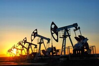 Ціни на нафту зросли на понад 2% після взаємних ударів між США та Іраном