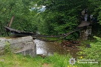 На Буковині обвалився міст з десятками дітей, декількох травмованих госпіталізували