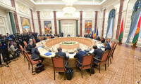 У Мінську домовилися розвести війська