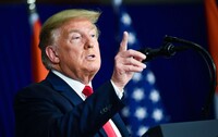 Трамп заявив, що Іран порушив перемир'я і атакував судна в Ормузькій протоці