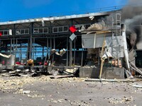 Кількість загиблих внаслідок удару по передмістю Харкова продовжує зростати