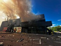 Ворог вдарив дроном по супермаркету «АТБ» у Чернігові, є загиблі