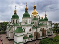 Київський суд скасував передачу в оренду ділянки біля Софіївського собору