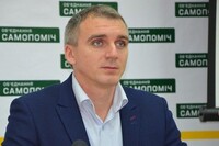 Замість двох спецавто мер Миколаєва купив для інвалідів звичайний автобус