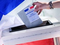 Соцопитування: названі прізвища фаворитів президентських перегонів у Франції