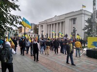 Соцмережі бурхливо відреагували на мітинг власників «євроблях» під Радою