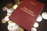 Пенсії в Україні: як політики обіцяють забезпечити українцям гідну старість