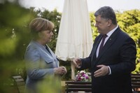Без Путіна. Порошенко та Меркель анонсували тристоронню зустріч